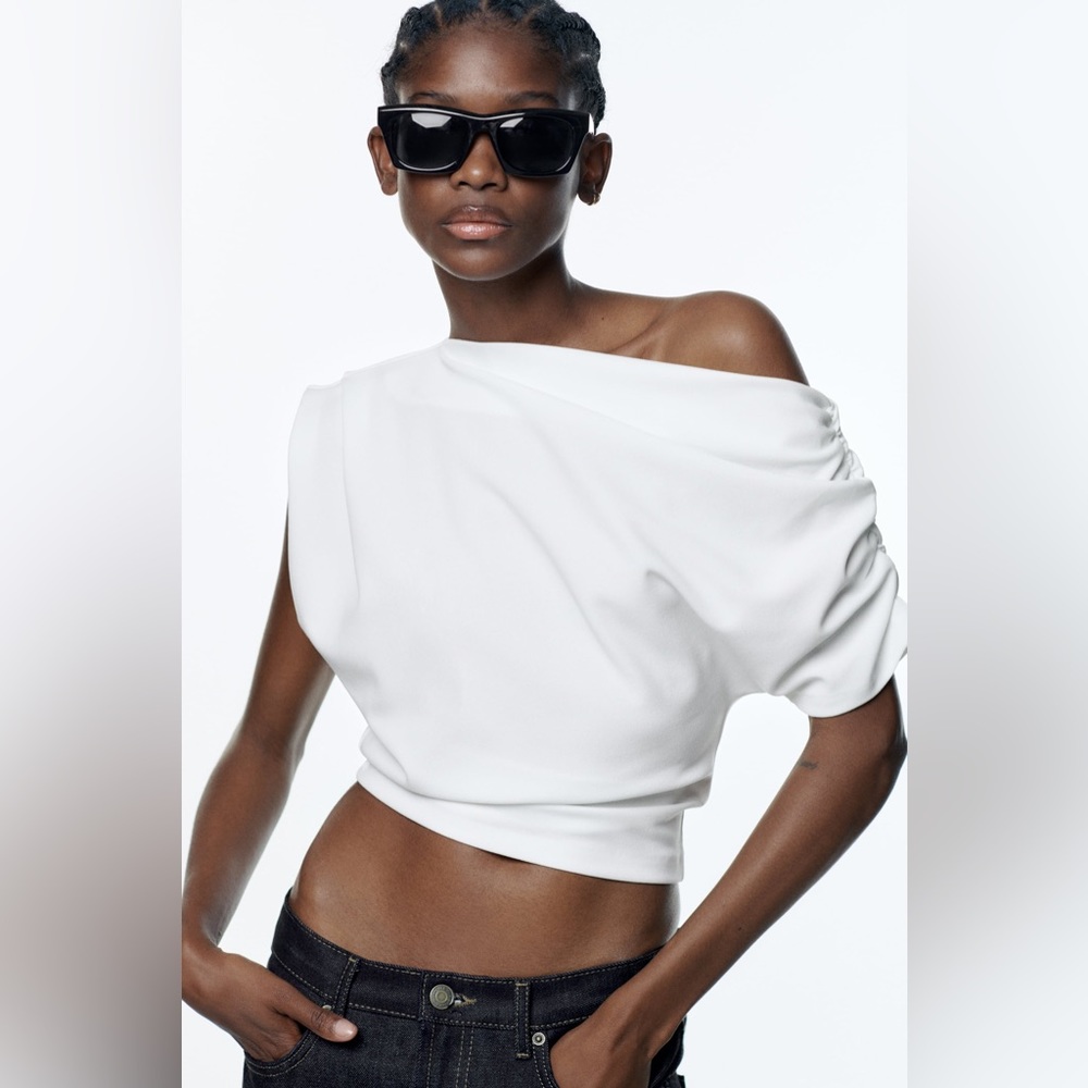 Asymmetrical top - Picture 11 of 12